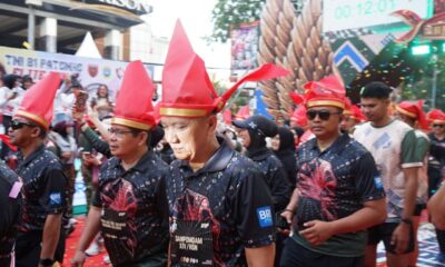 Dandim 1409/Gowa Letkol Inf Gilang Nugraha Kresnadi mengikuti Elite Run Patonro 2026 di Makassar dalam rangka HUT ke-81 TNI yang diikuti sekitar 70.092 peserta.
