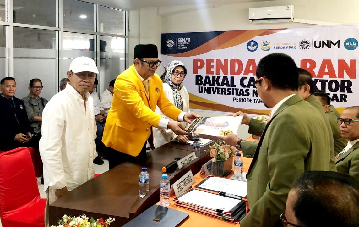 Dr. Arifin Manggau resmi mendaftar sebagai bakal calon Rektor UNM periode 2027-2031 dengan tagline “Sama-Sama Ki” dan dukungan sekitar 100 orang.