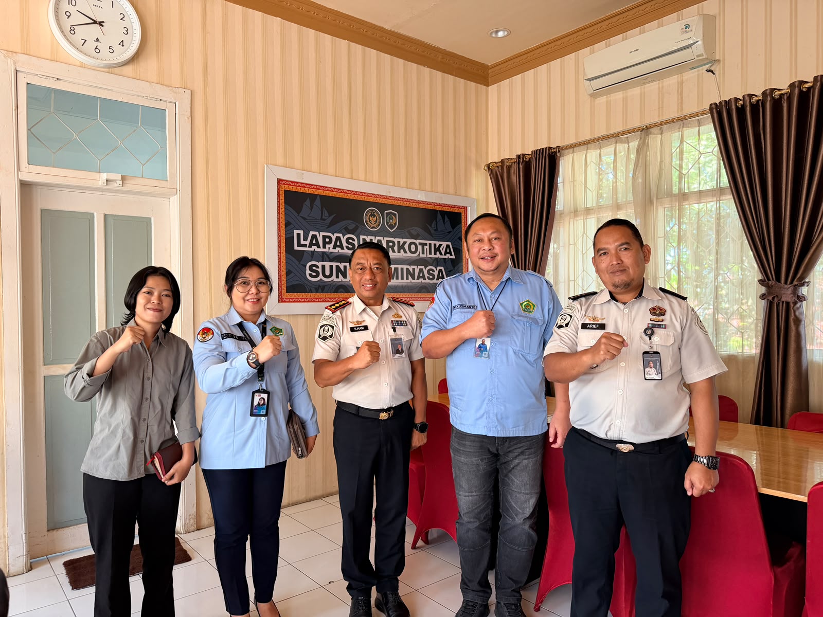 Kalapas Narkotika Sungguminasa Moh. Ilham Agung Setyawan memperkuat pembinaan kerohanian Kristiani bagi WBP melalui sinergi dengan Kemenag Kabupaten Gowa.