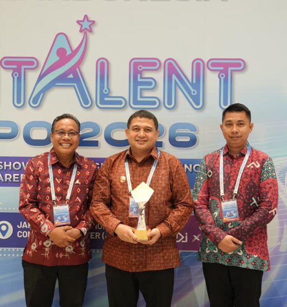 Wali Kota Makassar Munafri Arifuddin meraih penghargaan TP2DD terbaik 2026 atas upaya mendorong transformasi digital layanan dan transaksi keuangan daerah.