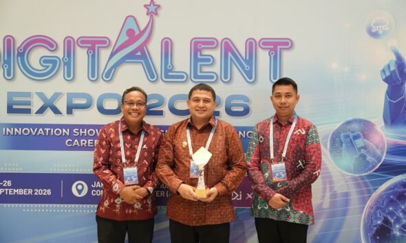 Wali Kota Makassar Munafri Arifuddin meraih penghargaan TP2DD terbaik 2026 atas upaya mendorong transformasi digital layanan dan transaksi keuangan daerah.
