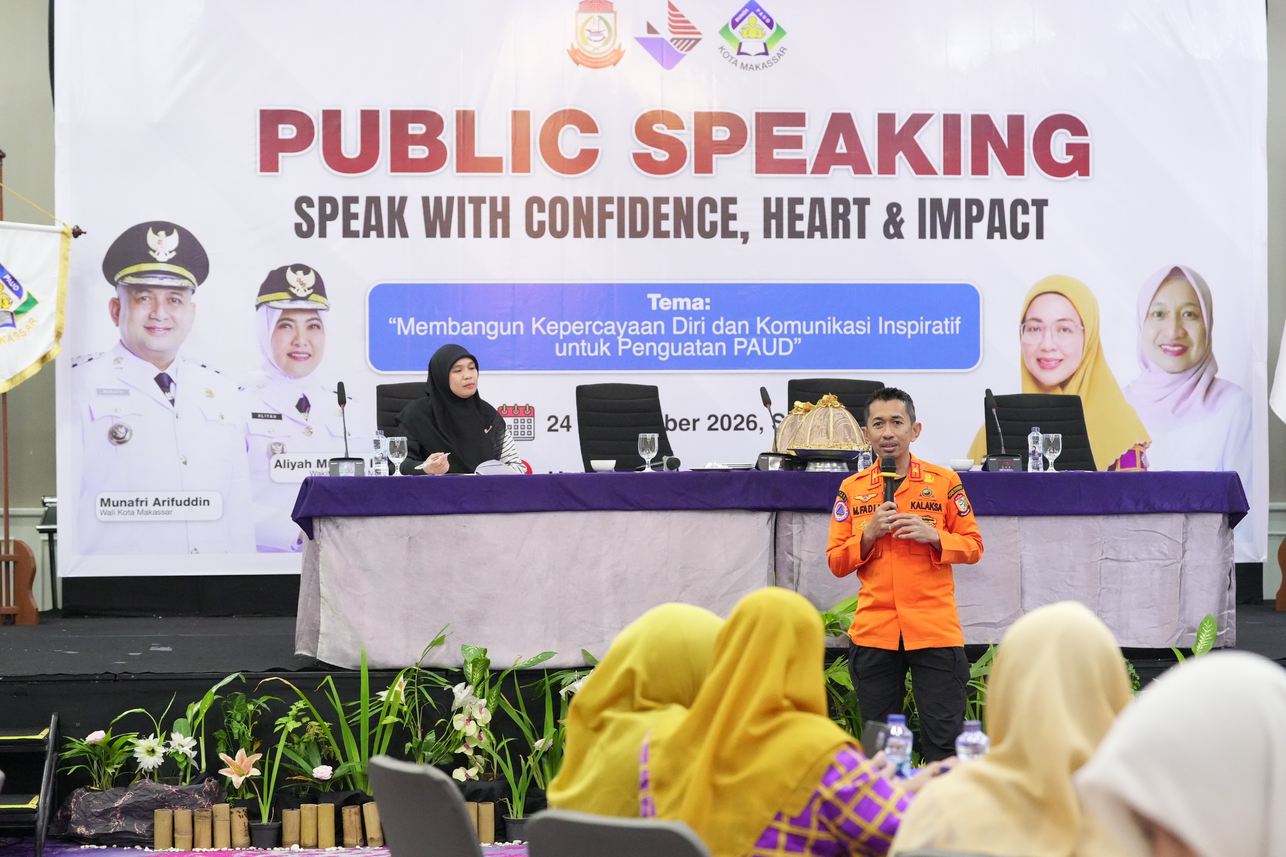 Fadli Tahar mengenalkan Hypno Public Speaking dan Hypno Teaching kepada Bunda PAUD Makassar untuk membangun komunikasi yang lebih efektif dalam proses pembelajaran.