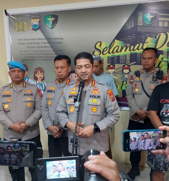 Kapolrestabes Makassar Kombes Pol. Arya Perdana memastikan penanganan peristiwa perang kelompok di Jalan Kandea III