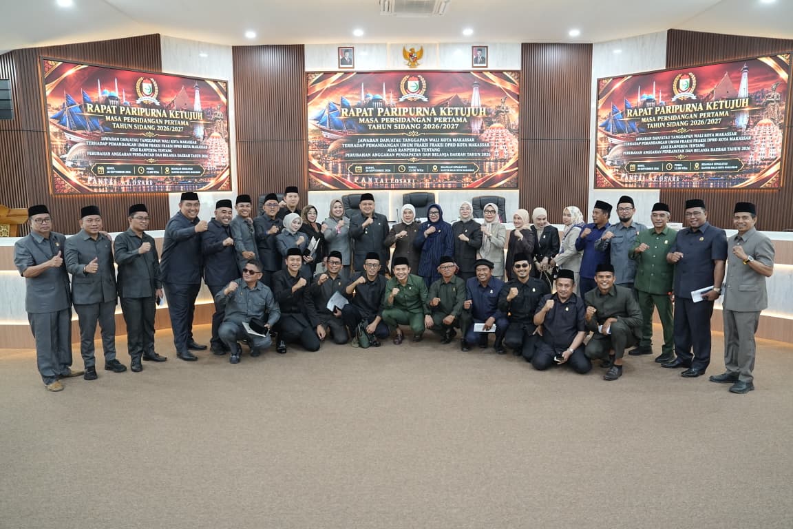 Wali Kota Makassar Munafri Arifuddin menyampaikan jawaban Pemkot Makassar atas pandangan fraksi DPRD terkait Perubahan APBD 2026 dalam rapat paripurna.