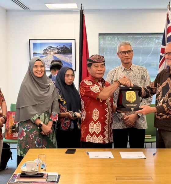 Gubernur Kaltara menargetkan pembelajaran Bahasa Inggris berstandar internasional melalui MoU pendidikan untuk meningkatkan kualitas dan kompetensi pelajar.