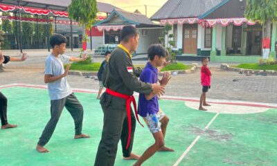 Kodim 1409/Gowa melalui Sertu Wiwin melatih 21 anak Pencak Silat Militer sebagai upaya membentuk karakter, disiplin, dan ketangguhan sejak dini.