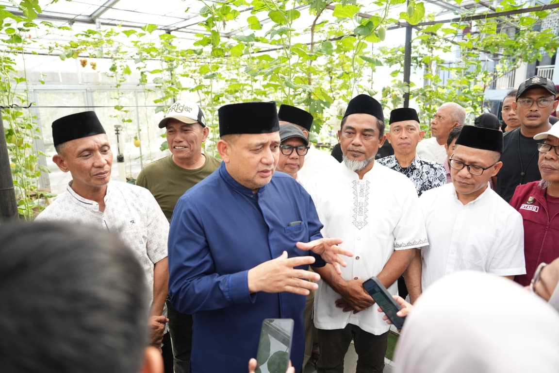 Wali Kota Makassar, Munafri Arifuddin alias Appi, menghadiri langsung kegiatan panen melon