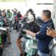 Upaya Wali Kota Makassar, Munafri Arifuddin alias Appi, menangani persoalan antrean kendaraan di sejumlah SPBU terus dilakukan secara intensif.