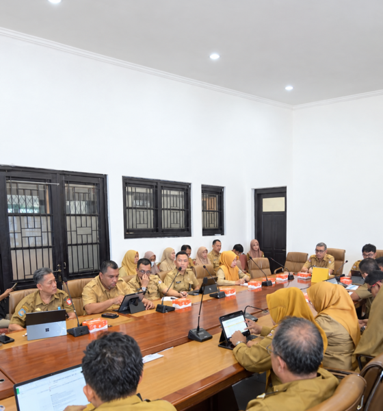 Disperkim Makassar yang dipimpin Mahyuddin mengikuti evaluasi realisasi anggaran Triwulan III 2026. Percepatan program bedah rumah atau RTLH menjadi perhatian.