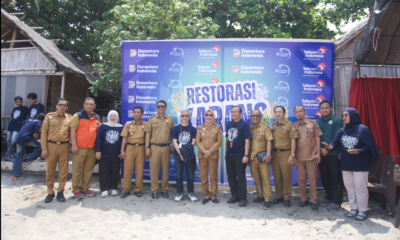 Estuaria Indonesia bersama Telkom Indonesia dan Danantara Indonesia menggelar restorasi terumbu karang dan aksi bersih pantai di Pamboang, Majene, Sulawesi Barat, dengan menyiapkan 5.000 substrat karang.
