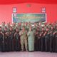 Dandim 1409/Gowa Letkol Inf Gilang Nugraha Kresnadi memimpin upacara kenaikan pangkat 38 personel dan pelepasan dua PNS yang memasuki masa purna bakti di Makodim 1409/Gowa.