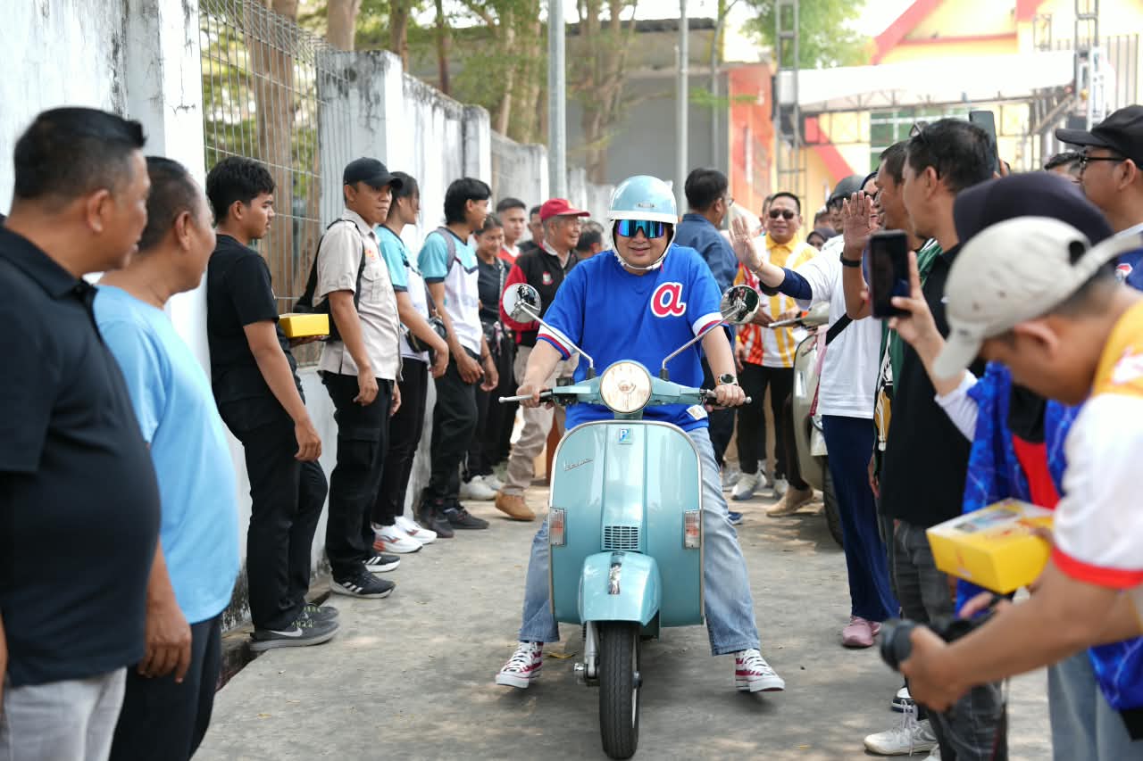 Wali Kota Makassar Munafri Arifuddin resmi melaunching kontingen Porprov Sulsel XVIII 2026. Makassar menargetkan mempertahankan prestasi juara bertahan dengan 45 cabang olahraga.