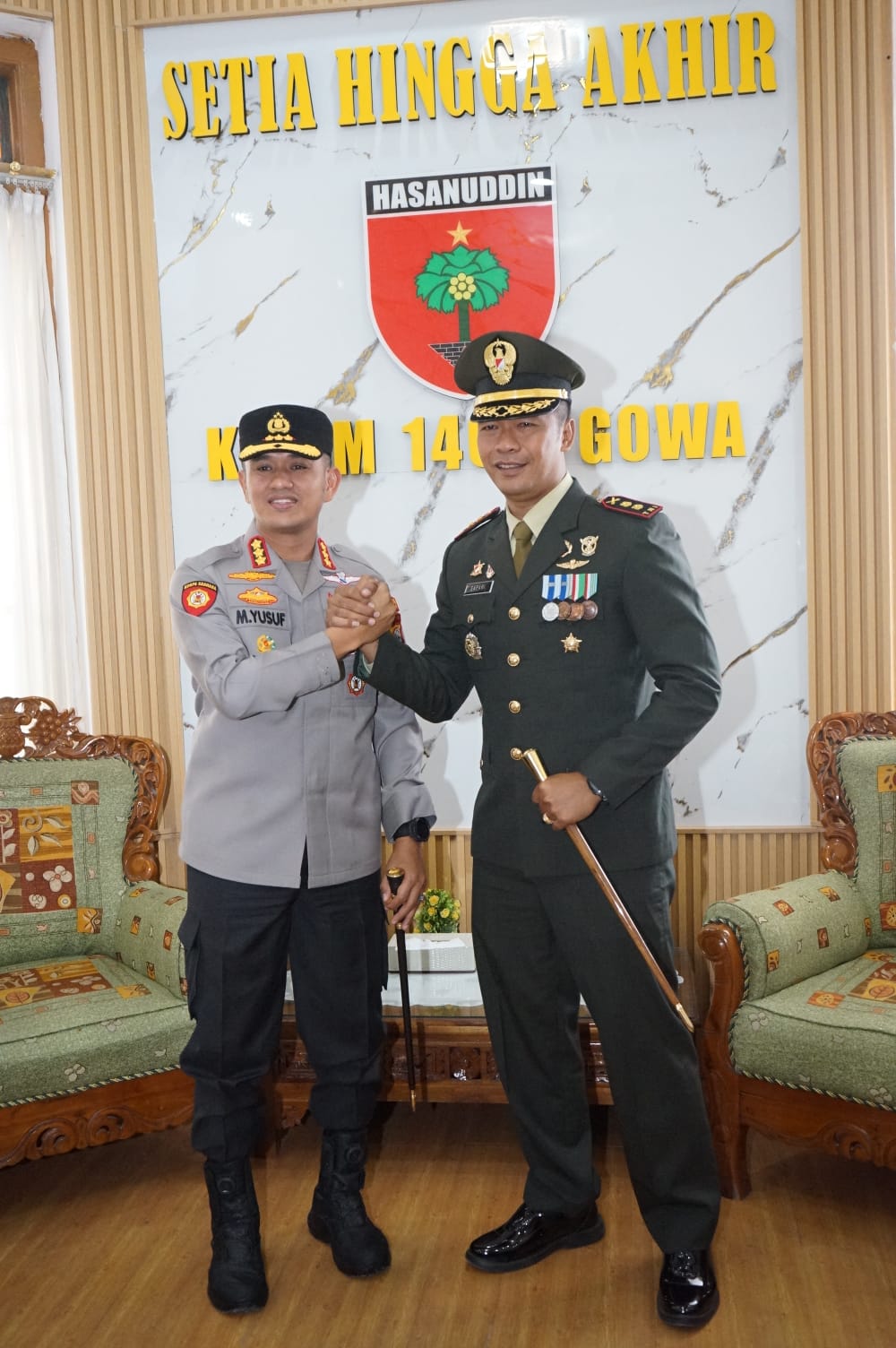 Dandim 1409/Gowa Letkol Arm. Sapari menerima kunjungan Kapolresta Gowa untuk memperingati HUT ke-81 TNI sekaligus memperkuat sinergitas TNI-Polri.