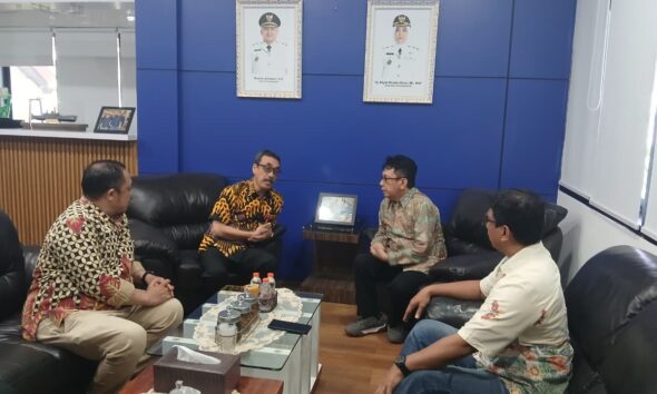 Perumda Air Minum Kota Makassar mendapat apresiasi PWI Sulsel atas upaya menjaga pasokan air bersih di tengah ancaman El Nino Godzilla dan kemarau panjang.