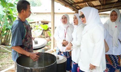 Dekranasda Makassar mengunjungi Kampung Batik Cibuluh, Bogor, untuk mempelajari pembinaan perajin, pemberdayaan masyarakat, pengembangan usaha, pemasaran, dan pemanfaatan sisa produksi batik.