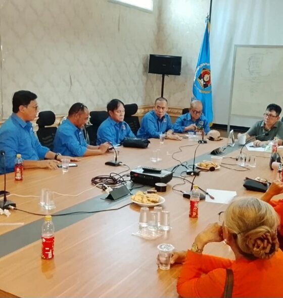 PWI Sulsel mematangkan persiapan pelantikan pengurus periode 2026–2031 yang dipimpin Suwardi Thahir pada 17 Oktober 2026 di Hotel Claro Makassar, sekaligus penyerahan PWI Sulsel Award.