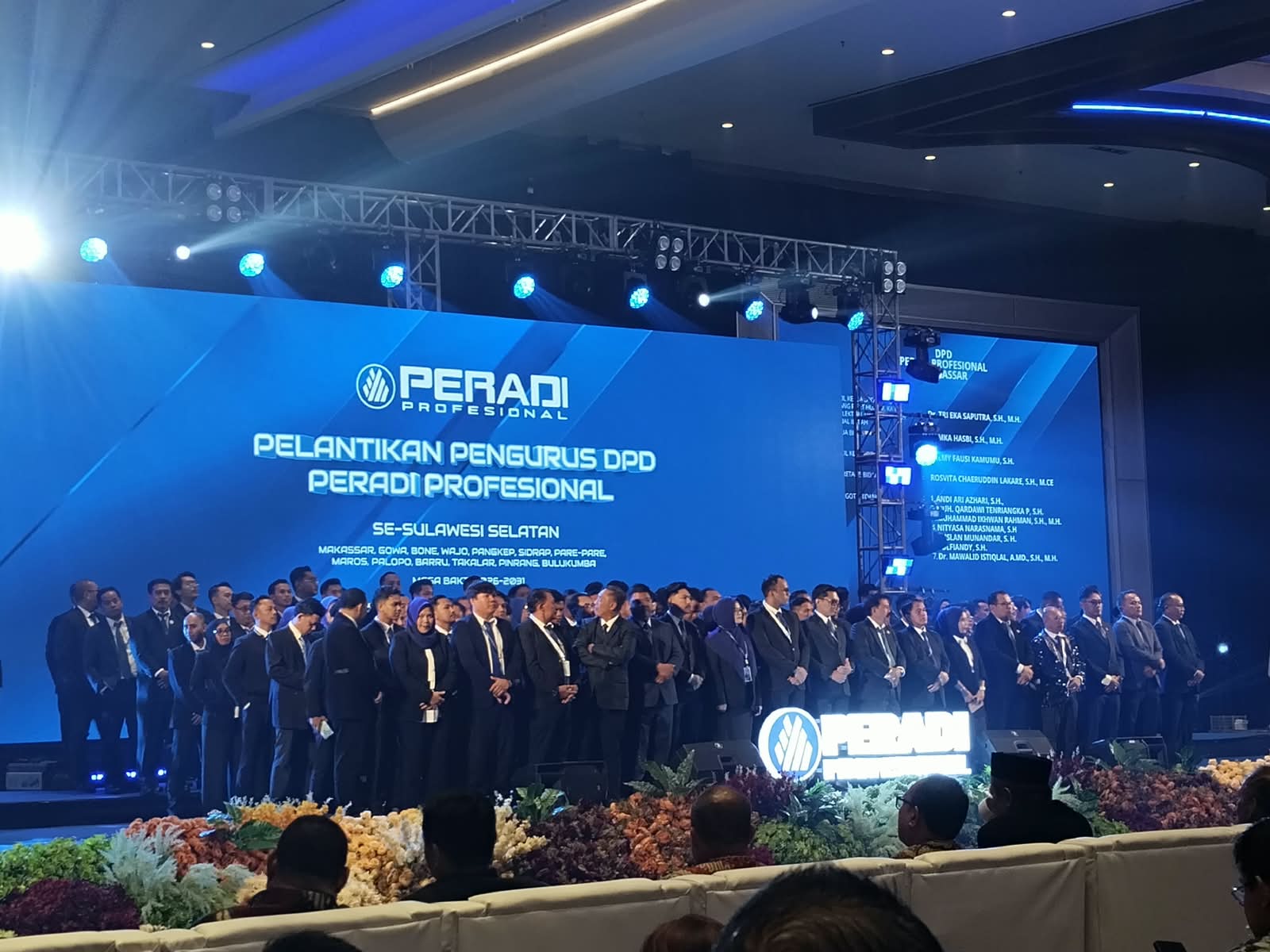 Sebanyak 11 DPD Peradi Profesional di Sulawesi Selatan resmi dilantik di Makassar. Pelantikan periode 2026–2031 ini mengusung advokasi bermutu, berintegritas, dan berkarakter.