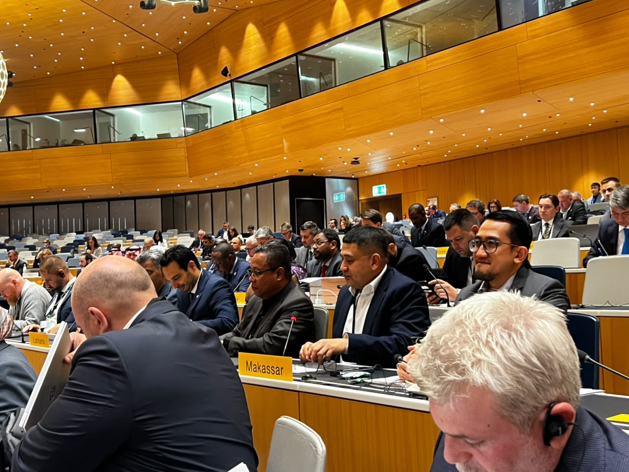Wali Kota Makassar Munafri Arifuddin memaparkan proyek RISE berbasis teknologi hijau di United Nations Forum of Mayors 2026 di Jenewa untuk memperkuat ketahanan banjir dan menghadapi perubahan iklim.