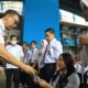 Pemkot Makassar membagikan masker gratis kepada siswa SD Telkom dan SMP Negeri 6 untuk mengantisipasi dampak kabut asap dan kualitas udara yang sangat tidak sehat.