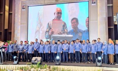 Ketua Umum PWI Pusat Akhmad Munir melantik pengurus PWI Sulsel periode 2026–2031 di Makassar. Dipimpin Suwardi Thahir, PWI Sulsel berkomitmen memperkuat profesionalisme wartawan, meningkatkan kompetensi jurnalistik, dan menjaga kode etik pers di era digital.