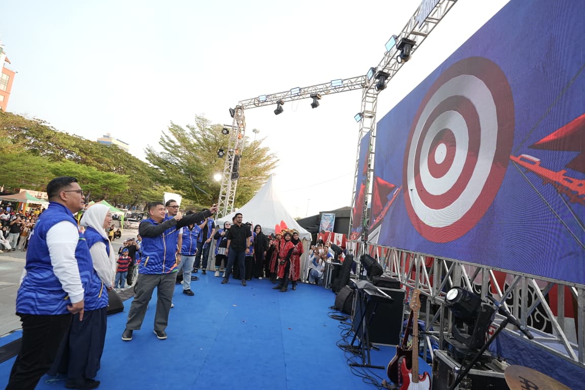 Wali Kota Makassar Munafri Arifuddin membuka FORKOT Makassar 2026 di Pantai Losari, diikuti 23 Inorga dari 15 kecamatan untuk memperkuat olahraga dan kebersamaan warga.