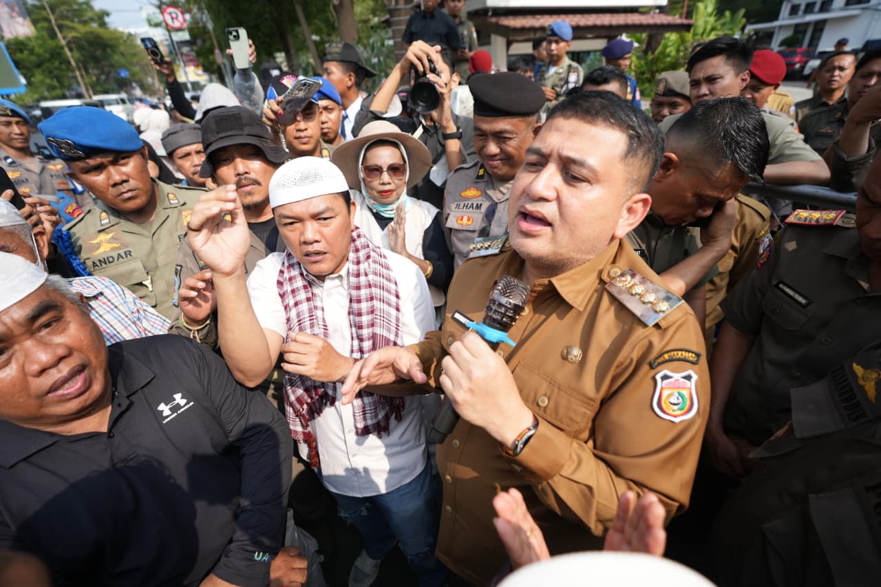 Pemkot Makassar mengevaluasi rencana pembangunan PSEL di Tamalanrea. Aspirasi warga, kelayakan lokasi, regulasi, dan hasil uji tuntas Danantara menjadi pertimbangan utama.