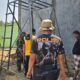 Satgas TMMD ke-130 Kodim 1409/Gowa mulai memasang menara tandon air di Dusun Kampung Parang, Desa Barembeng, untuk mendukung kebutuhan air bersih masyarakat.