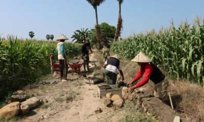 Progres pembangunan talud TMMD ke-130 Kodim 1409/Gowa di Desa Kalebarembeng, Gowa, mencapai 29 persen pada Rabu (21/10/2026). Dansatgas Letkol Arm. Sapari optimistis pekerjaan rampung tepat waktu dengan kualitas terjaga.