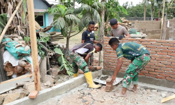 Renovasi rumah tidak layak huni milik Syahrir di Desa Kalebarembeng, Gowa, melalui program TMMD ke-130 Kodim 1409/Gowa telah mencapai progres 20 persen.