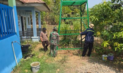Satgas TMMD ke-130 Kodim 1409/Gowa bersama warga membangun menara tandon air di Desa Barembeng, Bontonompo, untuk mendukung pemenuhan kebutuhan air bersih masyarakat.