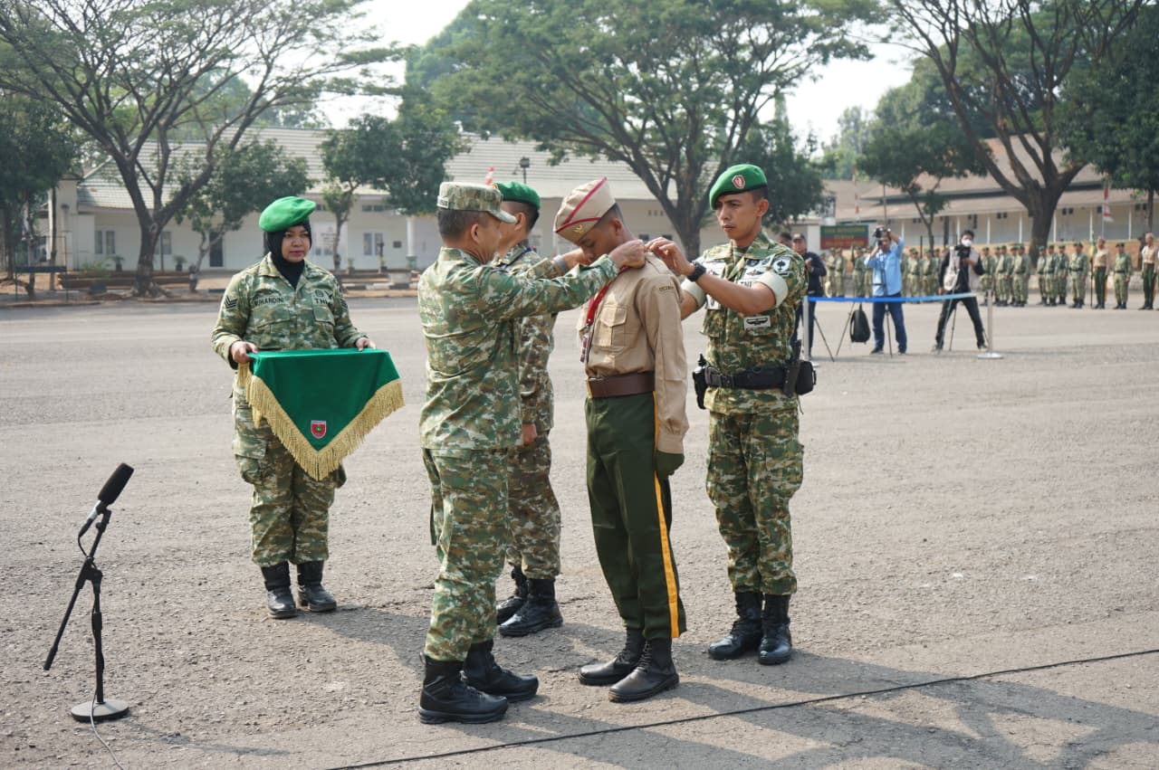 Brigjen TNI Parluhutan Marpaung menekankan pentingnya bela negara, kedisiplinan, dan pembentukan karakter pelajar dalam Latihan Kader Bela Negara KKRI 2026 di Rindam XIV/Hasanuddin menuju Indonesia Emas 2045.