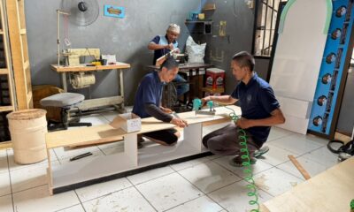 WBP Lapas Narkotika Kelas IIA Sungguminasa memproduksi mebel pesanan masyarakat sebagai bagian dari pembinaan kemandirian untuk meningkatkan keterampilan dan produktivitas.