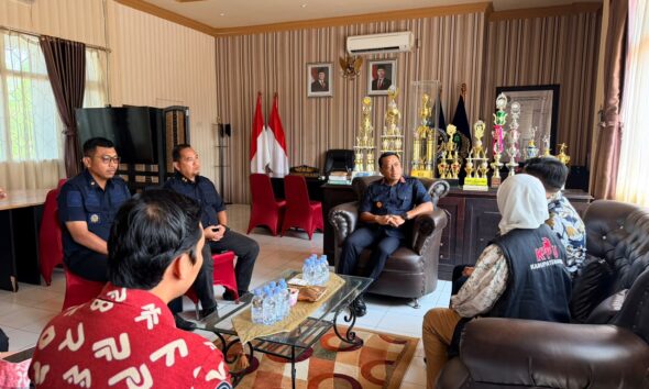 Lapas Narkotika Kelas IIA Sungguminasa bersama KPU berkoordinasi memutakhirkan data pemilih warga binaan dan membahas penentuan jumlah KPPS untuk memastikan pemenuhan hak pilih sesuai ketentuan.