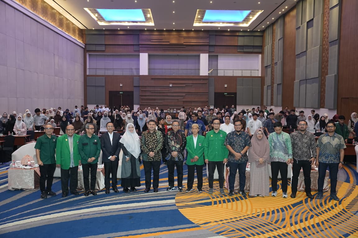Wali Kota Makassar Munafri Arifuddin mendorong kolaborasi pemerintah dan akademisi untuk menjadikan Makassar pusat layanan kesehatan unggulan dan medical tourism Indonesia Timur.